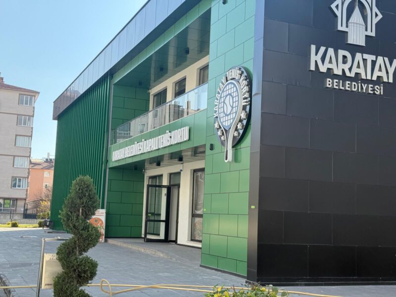 KAPALI TENİS KORTU